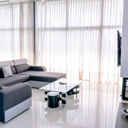 Luxurious Villa Marly I To Two Minutes The Beach Villa Castelldefels