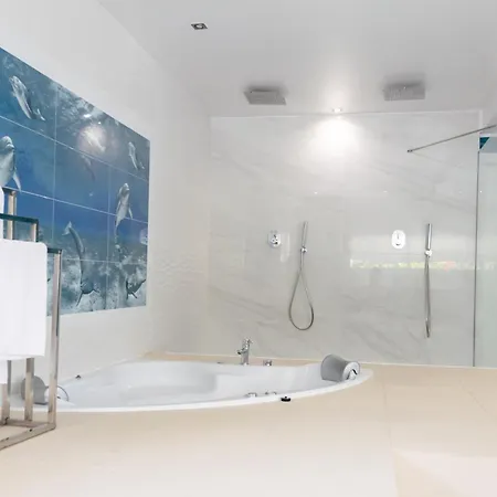 Luxurious Villa Marly I To Two Minutes The Beach *