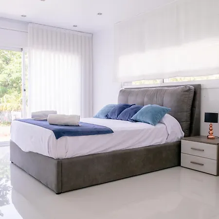 Villa Luxurious Villa Marly I To Two Minutes The Beach Castelldefels