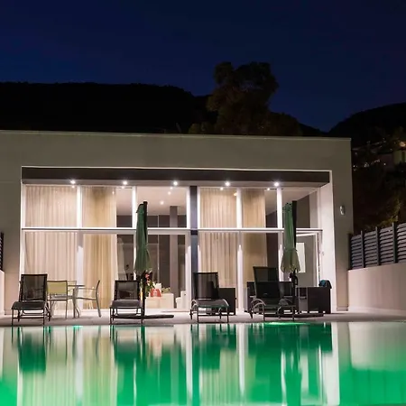 Villa Luxurious Villa Marly I To Two Minutes The Beach *