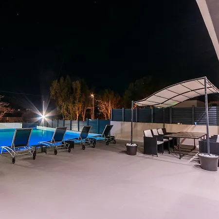 Luxurious Villa Marly I To Two Minutes The Beach Castelldefels