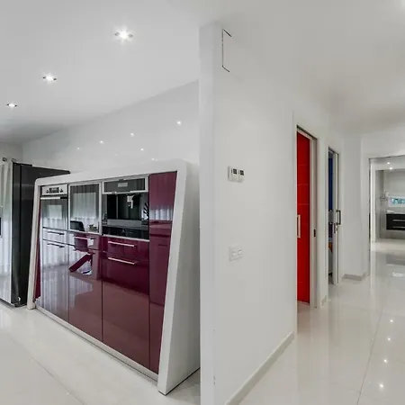Luxurious Villa Marly I To Two Minutes The Beach * Castelldefels